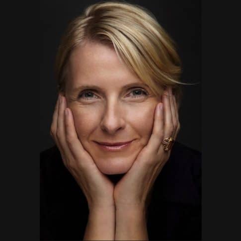 Elizabeth Gilbert headshot